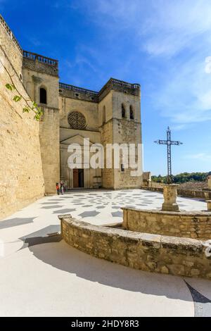 Frankreich, Drome, Grignan, beschriftet Les Plus Beaux Villages de France (die schönsten Dörfer Frankreichs), Stiftskirche Saint Sauveur aus dem Jahr 16th Stockfoto