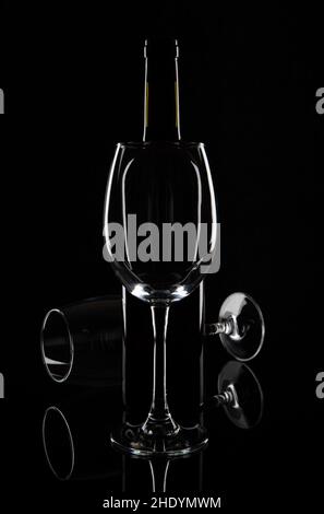 Weinglas, Weinflasche, Glasgeschirr, Weinflaschen Stockfoto
