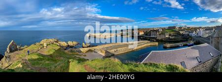 Panoramablick auf Portsoy, eine kleine Küstenstadt am Moray Firth in Aberdeenshire, Schottland. Der ‘neue Hafen“ wurde 1825 für den wachsenden herr errichtet Stockfoto