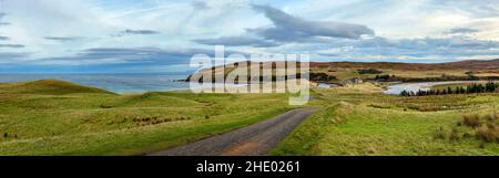 Der Weg zum Melvich Beach in Sutherland an der Nordküste Schottlands. Stockfoto