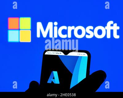 In dieser Abbildung sehen Sie das Microsoft Azure-Logo, das auf einem Smartphone angezeigt wird Stockfoto