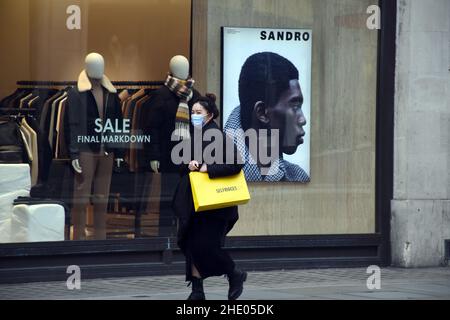 London, Großbritannien. 7th Januar 2022. Januar-Verkäufe in Oxford und Regent Street. Kredit: JOHNNY ARMSTEAD/Alamy Live Nachrichten Stockfoto