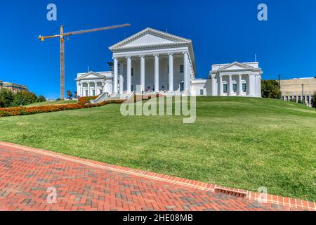 Das Virginia State Capitol, entworfen von Thomas Jefferson, hat eine interne, nicht externe Kuppel. Stockfoto