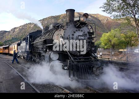 Die Schmalspurbahn Durango und Silverton im Durango-Bahnhof bereitet sich auf die Abfahrt vor. Stockfoto