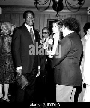 SIDNEY POITIER WIFE JOANNA SHIMKUS.BEREITGESTELLT VON:(Kreditbild: Ã‚© Globe Photos/ZUMA Wire) Stockfoto