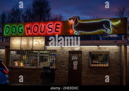 Das Hundehaus fährt im Restaurant auf der Route 66 in Albuquerque, New Mexico. In den Folgen von Breaking Bad und Better Call Saul. Stockfoto