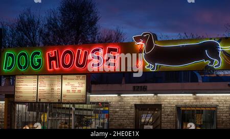 Das Hundehaus fährt im Restaurant auf der Route 66 in Albuquerque, New Mexico. In den Folgen von Breaking Bad und Better Call Saul. Stockfoto