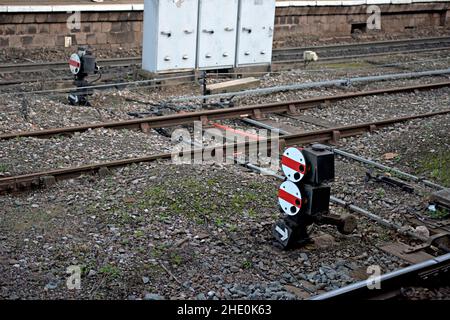 Mechanische Massesignale am Bahnhof Worcester, Großbritannien Stockfoto