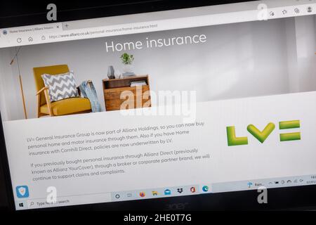 LV= Website der Versicherungsgesellschaft Liverpool Victoria auf einem Laptop-Bildschirm, Großbritannien. Home Insurance-Seite. Stockfoto