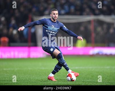 Swindon, Wiltshire, Großbritannien. 7th. Juni 2022. 7th. Januar 2022: County Ground, Swindon, Wilstshire, England: FA Cup 3rd Round Football, Swindon Town gegen Manchester City: Kyle Walker von Manchester City am Ball Credit: Action Plus Sports Images/Alamy Live News Stockfoto