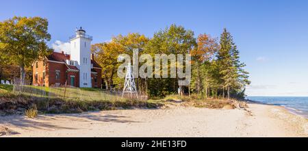Rogers City, Michigan, USA - 23. Oktober 2021: Der Leuchtturm von 40 Mile Point Stockfoto