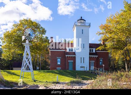 Rogers City, Michigan, USA - 23. Oktober 2021: Der Leuchtturm von 40 Mile Point Stockfoto