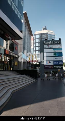 McDonalds Ploenchit Center Sukhumvit Road, Khlong Toei, Bangkok Thailand Stockfoto