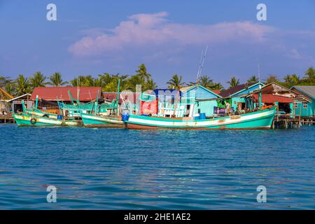Fischerdorf auf Koh Rong Island, Kambodscha Stockfoto