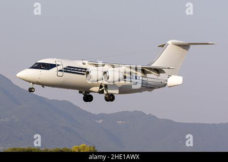 Bergamo, Italien. 12th September 2021. A Formel 1 - Flight Operations British Aerospace BAE 146-100 landete auf dem Flughafen Mailand-Bergamo mit Formel-1-Management an Bord zum Monza Gran Prix. (Foto: Fabrizio Gandolfo/SOPA Images/Sipa USA) Quelle: SIPA USA/Alamy Live News Stockfoto