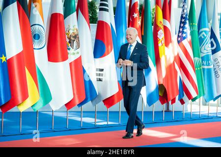 Rom, Italien. 30th Oktober 2021. Präsident Joe Biden trifft am Samstag, den 30. Oktober 2021, zum Gipfeltreffen G20 im Kongresszentrum La Nuvola in Rom ein. (Foto von Adam Schultz) Quelle: White House/ZUMA Press Wire Service/ZUMAPRESS.com/Alamy Live News Stockfoto