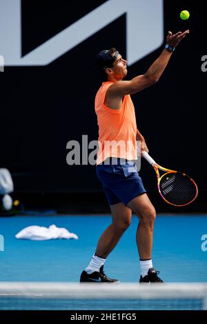 RAFAEL NADAL (ESP) übt am 3. Platz bei den Australian Open 2022 am Samstag, den 2022. Januar im Melbourne Park Stockfoto