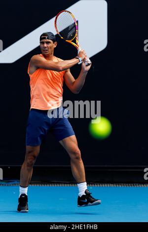 RAFAEL NADAL (ESP) übt am 3. Platz bei den Australian Open 2022 am Samstag, den 2022. Januar im Melbourne Park Stockfoto