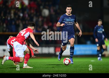 Swindon, England, 7th. Januar 2022. Rodri von Manchester City während des Emirates FA Cup-Spiels auf dem County Ground, Swindon. Bildnachweis sollte lauten: Ashley Crowden / Sportimage Kredit: Sportimage/Alamy Live News Stockfoto