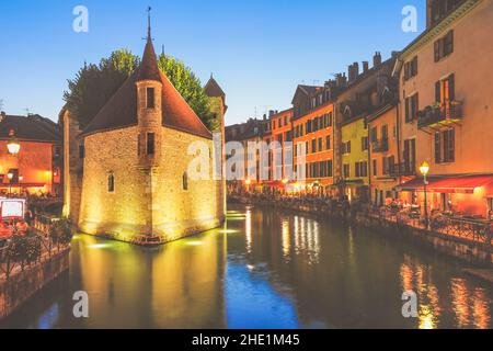 Palais de l'Isle, beliebtes Wahrzeichen in Annecy, der Hauptstadt von Savoyen, genannt Venedig der Alpen, Frankreich Stockfoto