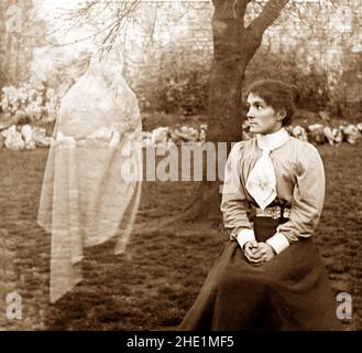 Ein doppeltes Foto, das eine Geisterillusion erzeugt, viktorianische Zeit Stockfoto
