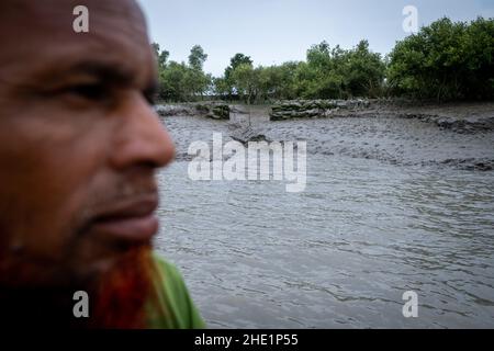 Bangladesch, Provinz Satkhira, Pratab Nagar am 2021-10-27. Pratab Nagar Dorf stark durch den Klimawandel betroffen, einschließlich steigender Wasserstände, ä Stockfoto