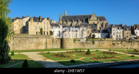 Panoramablick auf die Altstadt von Vannes, Bretagne, Frankreich Stockfoto