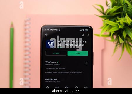 West Bangal, Indien - 15. Dezember 2021 : Freizügigkeitslogo auf Telefonbildschirm Stock image. Stockfoto