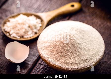 Reismehl, alternatives Mehl aus gepuderten Reisschalen, glutenfreie alternative Zutat Stockfoto
