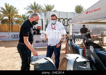 Quandt Sven, Director of Q Motorsport, ROUSSEL Jerome, FIA, Portrait während des Ruhetag der Rallye Dakar 2022 am 8th 2022. Januar in Riad, Saudi-Arabien - Foto Frédéric Le Floch / DPPI Stockfoto