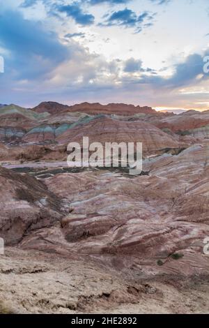 Sonnenaufgang Blick auf Regenbogenberge im Zhangye Danxia National Geopark, Provinz Gansu, China Stockfoto