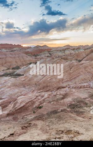 Morgenansicht der Regenbogenberge im Zhangye Danxia National Geopark, Provinz Gansu, China Stockfoto