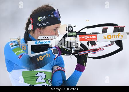 08. Januar 2022, Thüringen, Oberhof: Biathlon, Weltcup, Einzelstaffel, Gemischt: Anais Chevalier-Bouchet aus Frankreich beim Einschießen. Foto: Hendrik Schmidt/dpa Stockfoto