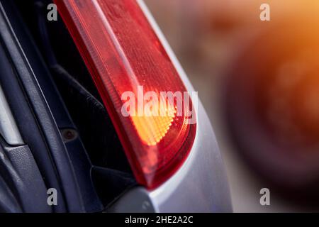 Rückfahrscheinwerfer Nahaufnahme. Design-Konzept für das Auto. Speicherplatz kopieren. Hochwertige Fotos Stockfoto