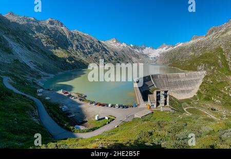 Guttannen, Schweiz - 14. August 2021: Der Oberaarsee ist der höchste Stausee im Quellgebiet der Aare des Kantons Bern (Gemeinde Bern) Stockfoto