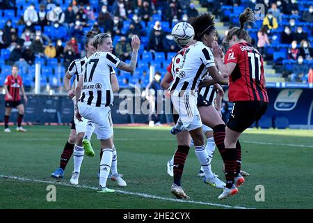 Frosinone, Italien. 08th Januar 2022. Christy Grimshaw vom AC Mailand erzielt das Tor von 0-1 beim italienischen Supercup-Finale der Frauen zwischen dem FC Juventus und dem AC Mailand im Benito Stirpe-Stadion in Frosinone (Italien) am 8th. Januar 2022. Foto Andrea Staccioli/Insidefoto Kredit: Insidefoto srl/Alamy Live News Stockfoto