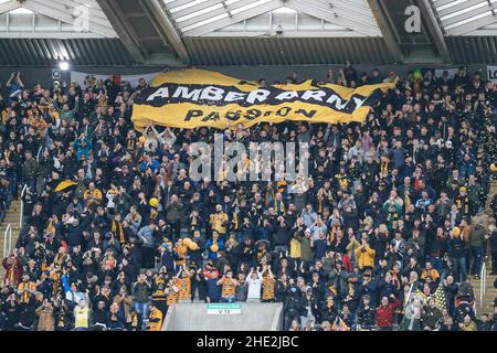 Newcastle, Großbritannien. 08th Januar 2022. Cambridge United Unterstützer während des Spiels in Newcastle, Vereinigtes Königreich am 1/8/2022. (Foto von James Heaton/News Images/Sipa USA) Quelle: SIPA USA/Alamy Live News Stockfoto