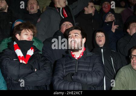 Swindon, Großbritannien. 07th Januar 2022. Swindon, England, 7th. Januar: Swindon-Fans. FA Cup 3rd Runde. Swindon Town V Manchester City auf dem Heimstadion des Swindon Town FC. Terry Scott/SPP Quelle: SPP Sport Press Photo. /Alamy Live News Stockfoto