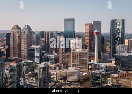 Luftaufnahme der modernen Wolkenkratzer in der Innenstadt von Calgary, Alberta, Kanada. Stockfoto