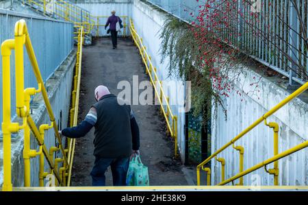 ELGIN, MORAY, SCHOTTLAND - 7. JANUAR 2022: - Dies ist ein Blick in das Stadtzentrum von Elgin, Moray, Schottland am 7. Januar 2022 Stockfoto