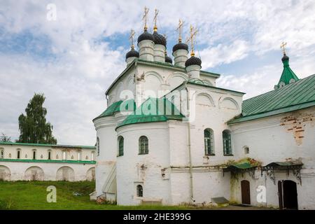 Alexandrow, Russland - 10. AUGUST 2021. Kirche der Himmelfahrt in der Alexander Sloboda. Museumsreservat „Aleksandrowskaja Sloboda“. Alexandrow, Wladim Stockfoto