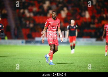 Eco-Power Stadium Doncaster, England - 8th. Januar 2022 Joseph Olowu (5) von Doncaster - während der EFL League ein Spiel Doncaster gegen Fleetwood, Eco-Power Stadium Doncaster am 8th. Januar 2022 Credit: Arthur Haigh/WhiteRoseFotos/Alamy Live News Stockfoto