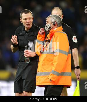 Schiedsrichter Andrew Madley während des Emirates FA CupSpiels