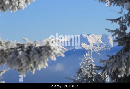 Winteransicht auf die Tatra in der Slowakei Stockfoto