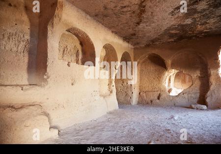 Die Felsgräber der Nekropole der Dara Ancient City Stockfoto