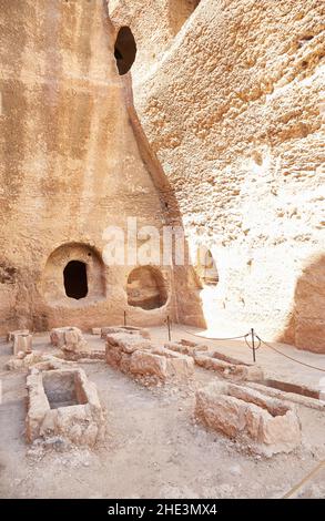 Die Felsgräber der Nekropole der Dara Ancient City Stockfoto