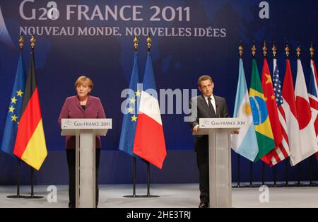 Cannes, Frankreich - 3. November 2011: Gipfeltreffen der Staats- und Regierungschefs G20 im Palais des Festivals mit bundeskanzlerin Dr. Angela Merkel und dem französischen Präsidenten Nicolas Sarkozy. Politik, Politik, Mandoga Media Deutschland Stockfoto