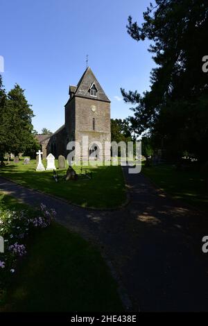 Eine wunderschöne normannische Kirche, im Herzen der Gemeinde von Many Dewchurch Stockfoto
