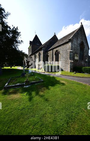 Eine wunderschöne normannische Kirche, im Herzen der Gemeinde von Many Dewchurch Stockfoto