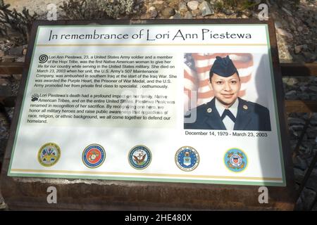 Lori Ann Piestewa Gedenktafel für eine indianische US-Militärfrau im Phoenix Mountain Preserve Park. Stockfoto